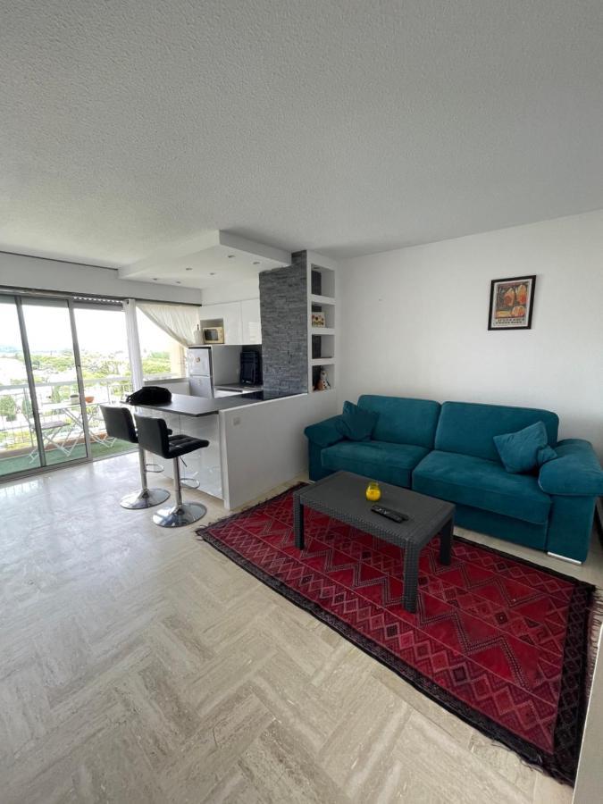 Beau Studio Dans Residence Avec Piscine Et Vue Sur La Ville - 5Min Des Plages Mandelieu Εξωτερικό φωτογραφία
